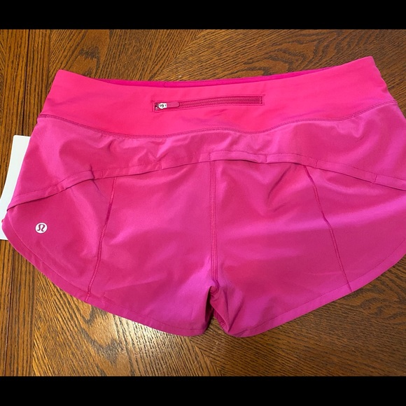 Lululemon Speed Up shorts size 8 - Picture 2 of 3